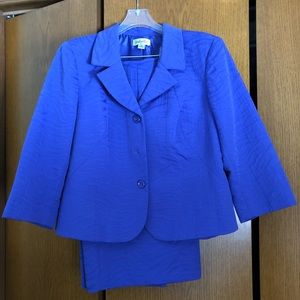 ISABELLA SKIRT SUIT